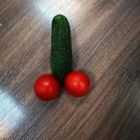 Gemüse symbolisiert einen kleinen Schwanz, wie man ihn vergrößert